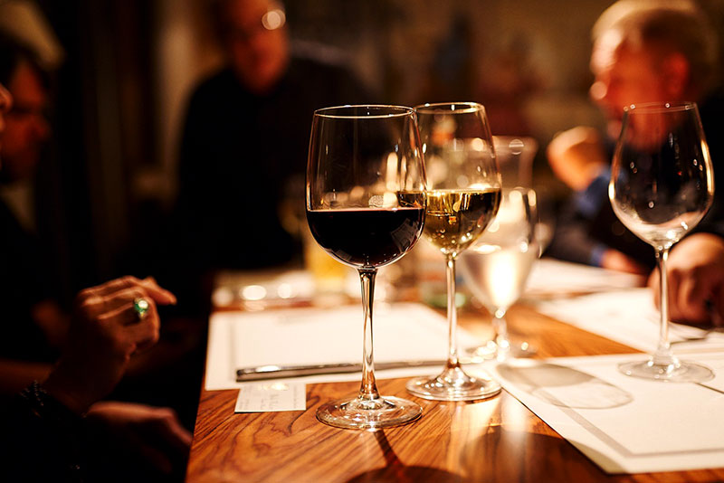 Гид от RestOn: куда идти 19-20 апреля в заведения Киева Гид от RestOn: куда идти 19-20 апреля в заведения Киева