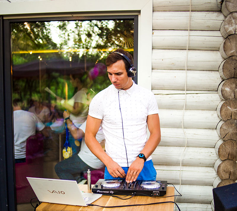 Гід від RestOn: куди йти 21-22 червня в заклади Києва Гід від RestOn: куди йти 21-22 червня в заклади Києва