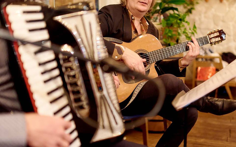 Гід від RestOn: куди йти 26-27 квітня в заклади Києва Гід від RestOn: куди йти 26-27 квітня в заклади Києва