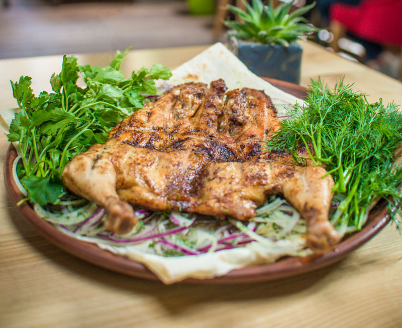 Сонячна Грузія в центрі Києва: редакція тестує нове меню на терасі ресторану Suluguni Сонячна Грузія в центрі Києва: редакція тестує нове меню на терасі ресторану Suluguni