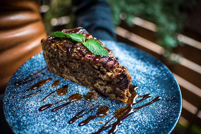 Сонячна Грузія в центрі Києва: редакція тестує нове меню на терасі ресторану Suluguni Сонячна Грузія в центрі Києва: редакція тестує нове меню на терасі ресторану Suluguni