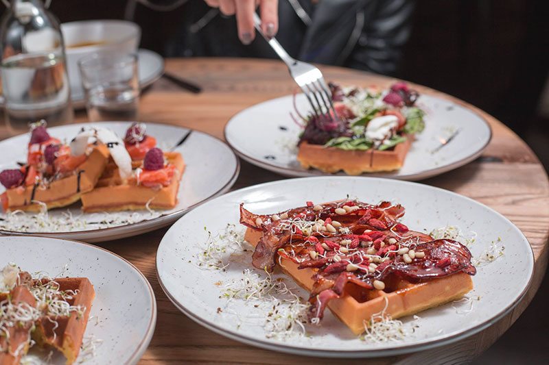 Non Branded Café: бельгийские вафли на Оболони Non Branded Café: бельгийские вафли на Оболони