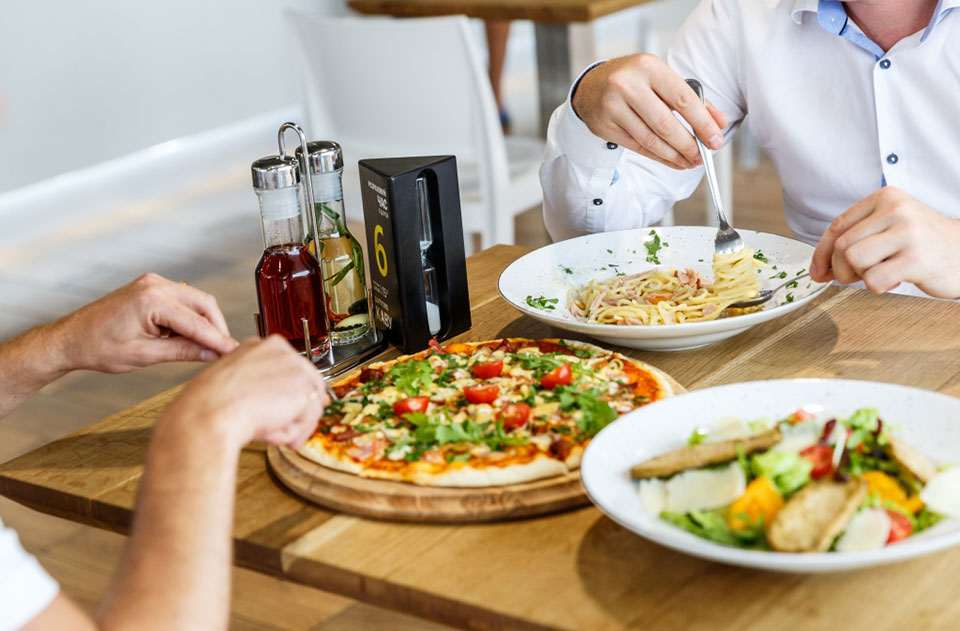 Вкусная заправка: сеть ОККО презентовала новые рестораны A la minute и Pasta Mia Вкусная заправка: сеть ОККО презентовала новые рестораны A la minute и Pasta Mia
