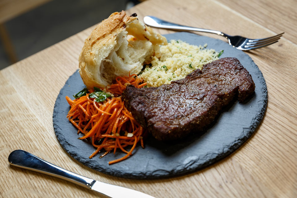 Вкусная заправка: сеть ОККО презентовала новые рестораны A la minute и Pasta Mia Вкусная заправка: сеть ОККО презентовала новые рестораны A la minute и Pasta Mia