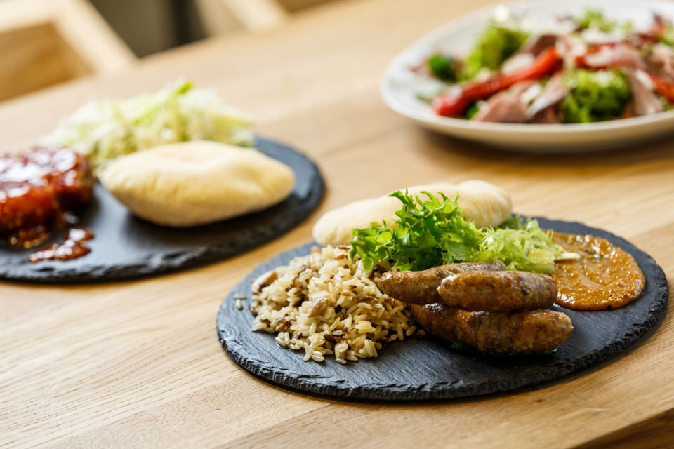 Вкусная заправка: сеть ОККО презентовала новые рестораны A la minute и Pasta Mia Вкусная заправка: сеть ОККО презентовала новые рестораны A la minute и Pasta Mia