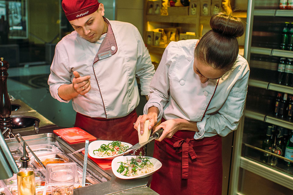 Любить еду на виду: лучшие рестораны Киева с открытой кухней Любить еду на виду: лучшие рестораны Киева с открытой кухней