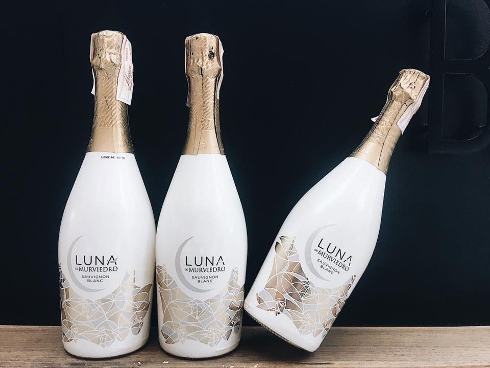 Вино и устрицы: Oysters Cava Bar на Лыбедской отпраздновал первую годовщину Вино и устрицы: Oysters Cava Bar на Лыбедской отпраздновал первую годовщину