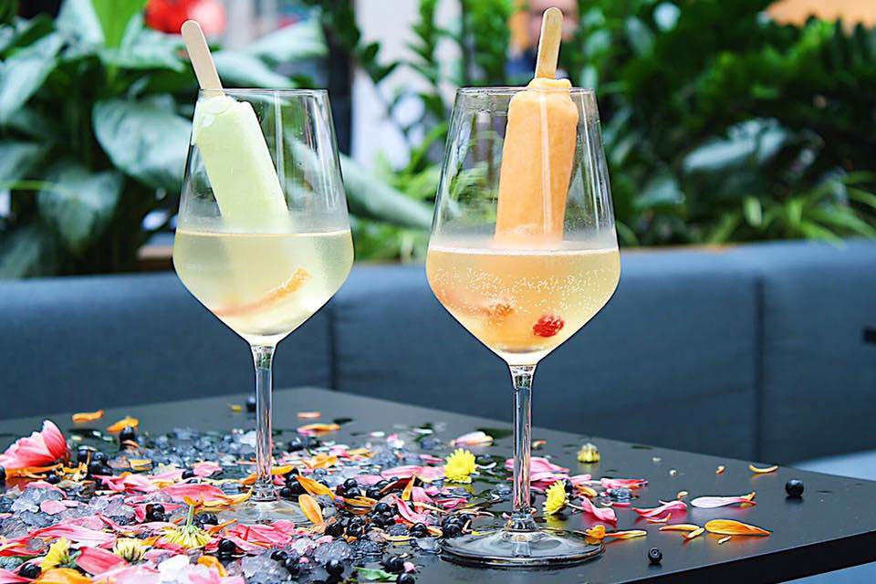 Вино и устрицы: Oysters Cava Bar на Лыбедской отпраздновал первую годовщину Вино и устрицы: Oysters Cava Bar на Лыбедской отпраздновал первую годовщину