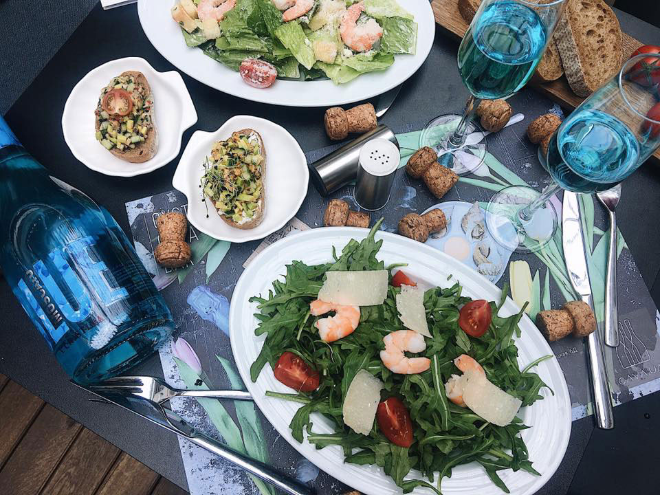 Вино и устрицы: Oysters Cava Bar на Лыбедской отпраздновал первую годовщину Вино и устрицы: Oysters Cava Bar на Лыбедской отпраздновал первую годовщину