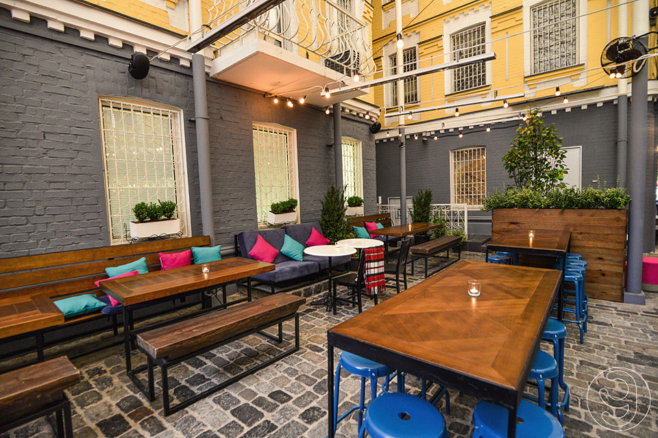 Обзор по Фрейду: оригинальный бар Pink Freud на Подоле Обзор по Фрейду: оригинальный бар Pink Freud на Подоле