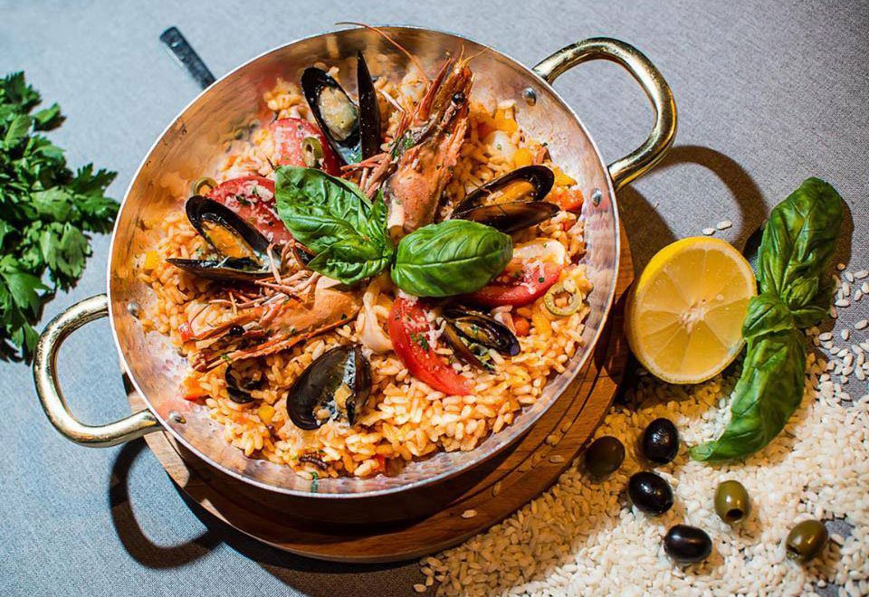 Рыбный рай: ресторан средиземноморской кухни Porto на Олимпийской Рыбный рай: ресторан средиземноморской кухни Porto на Олимпийской