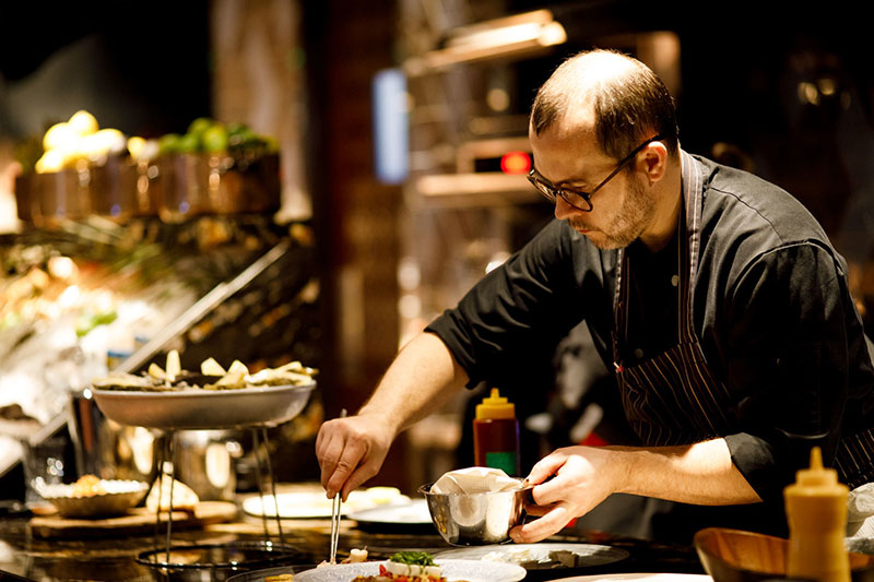 Льодовик, рослинне м'ясо, караоке - розповідаємо про відкриття нових локацій в комплексі QUEEN Льодовик, рослинне м'ясо, караоке - розповідаємо про відкриття нових локацій в комплексі QUEEN