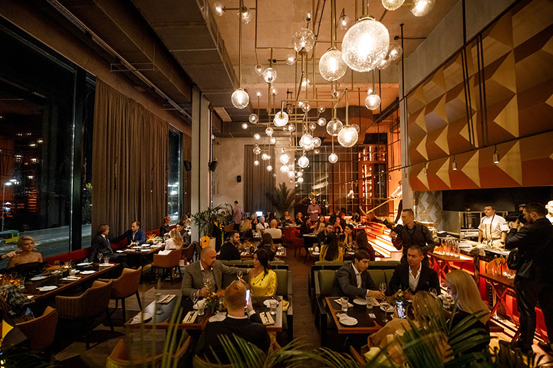 Льодовик, рослинне м'ясо, караоке - розповідаємо про відкриття нових локацій в комплексі QUEEN Льодовик, рослинне м'ясо, караоке - розповідаємо про відкриття нових локацій в комплексі QUEEN