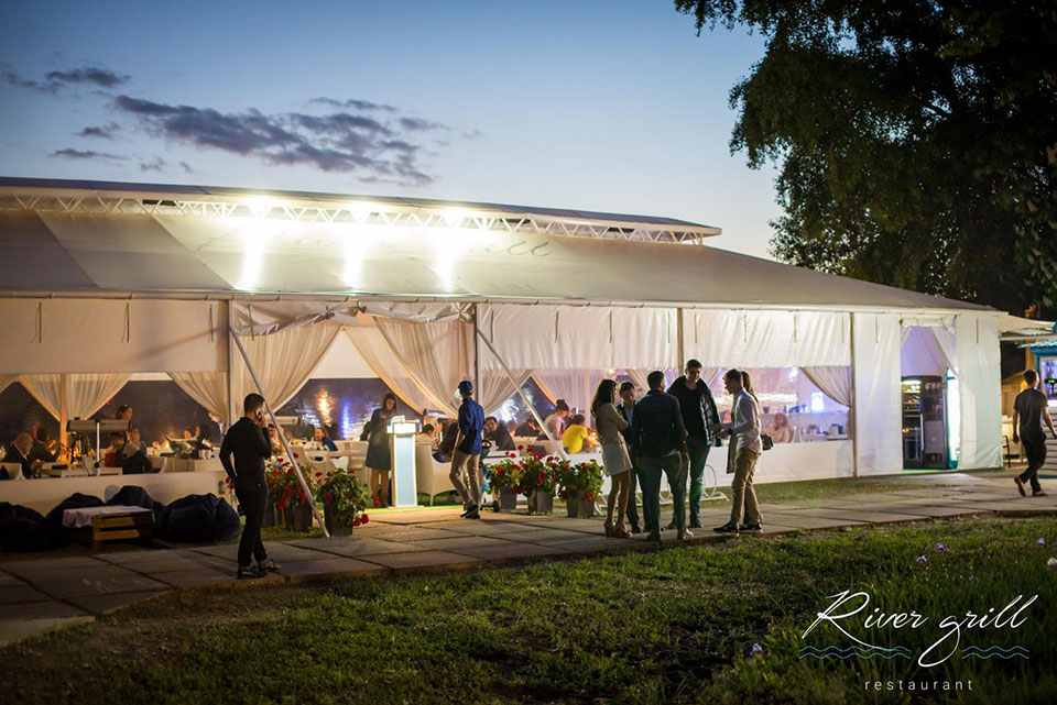 Любовь, романтика и Днепр — ресторан River Grill на Русановке Любовь, романтика и Днепр — ресторан River Grill на Русановке