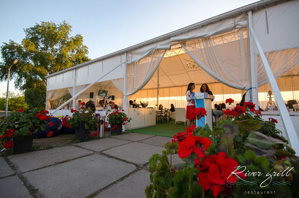 Любовь, романтика и Днепр — ресторан River Grill на Русановке Любовь, романтика и Днепр — ресторан River Grill на Русановке