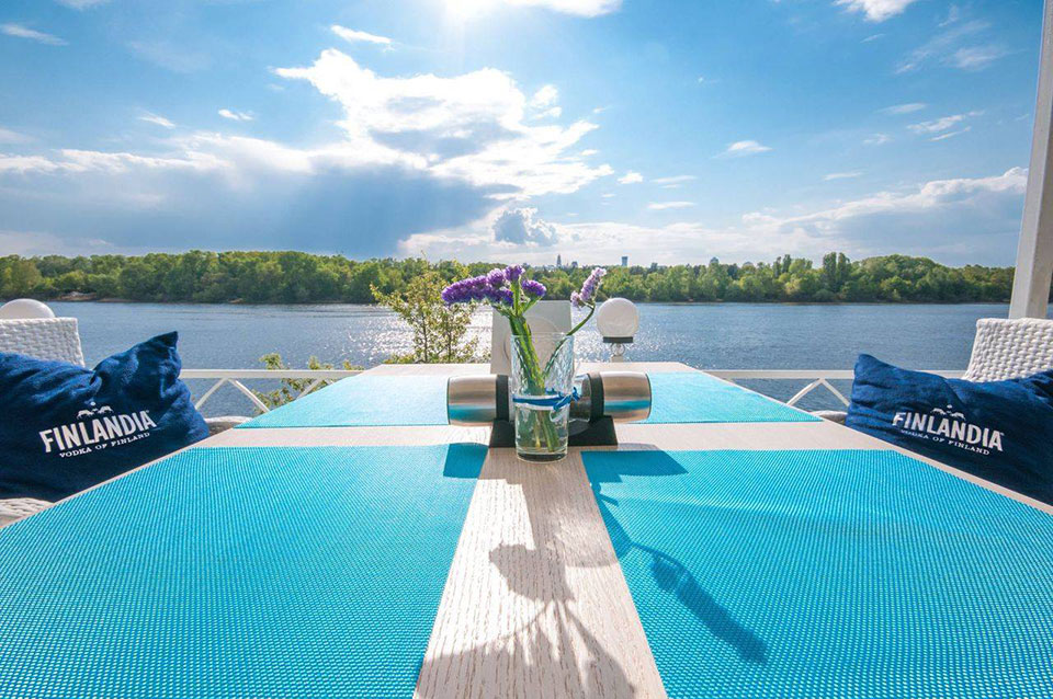 Любовь, романтика и Днепр — ресторан River Grill на Русановке Любовь, романтика и Днепр — ресторан River Grill на Русановке