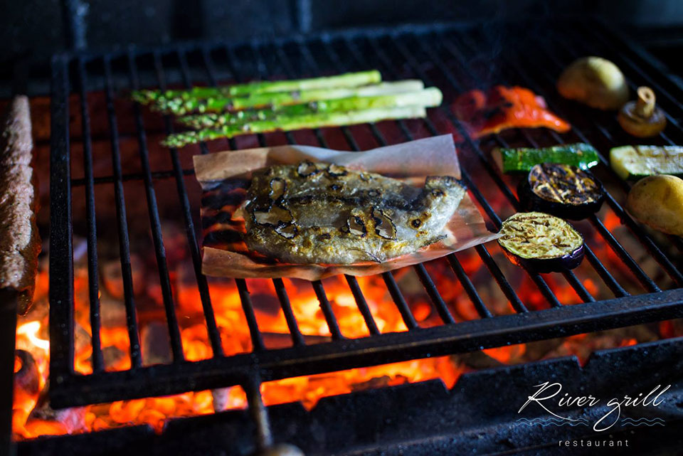 Любовь, романтика и Днепр — ресторан River Grill на Русановке Любовь, романтика и Днепр — ресторан River Grill на Русановке