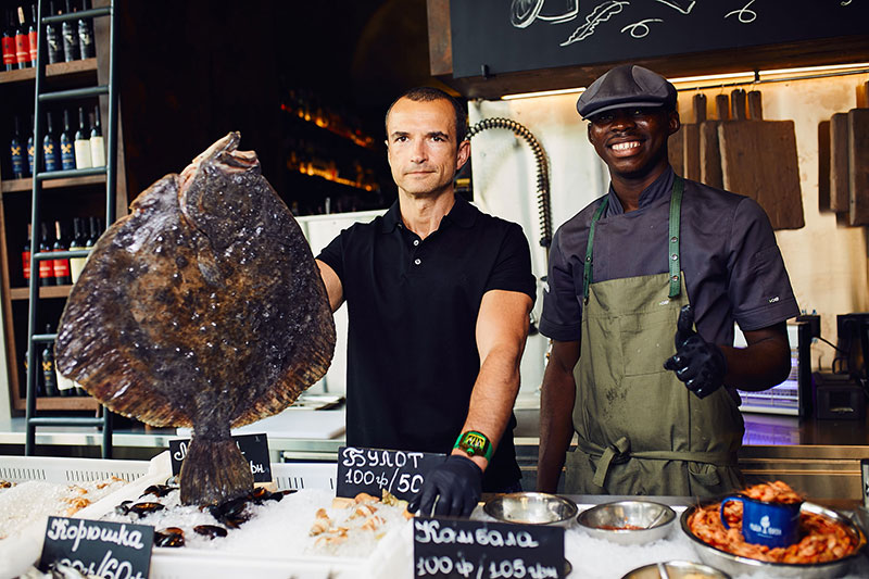 Нове місце (Київ): фішбар Риба-Пила на Палаці Україна Нове місце (Київ): фішбар Риба-Пила на Палаці Україна