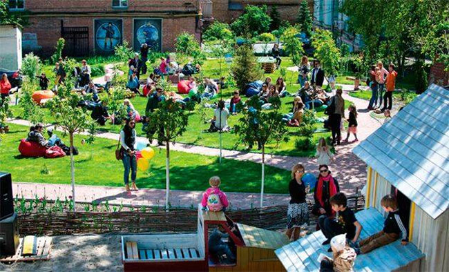 Ко Дню Киева: пикник в центре города и заведения, где запастись едой для него Ко Дню Киева: пикник в центре города и заведения, где запастись едой для него