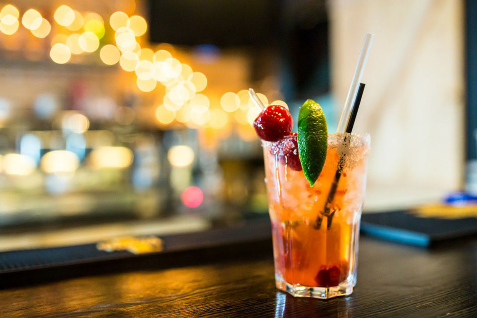 Sinitza — душевный гастробар с авторскими наливками на Лукьяновке Sinitza — душевный гастробар с авторскими наливками на Лукьяновке