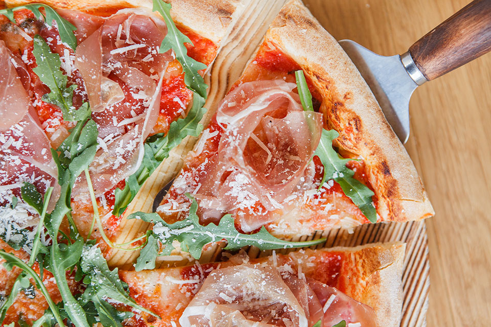 Новое место (Киев): итальянский ресторан-пекарня Spezzo на Святошино Новое место (Киев): итальянский ресторан-пекарня Spezzo на Святошино