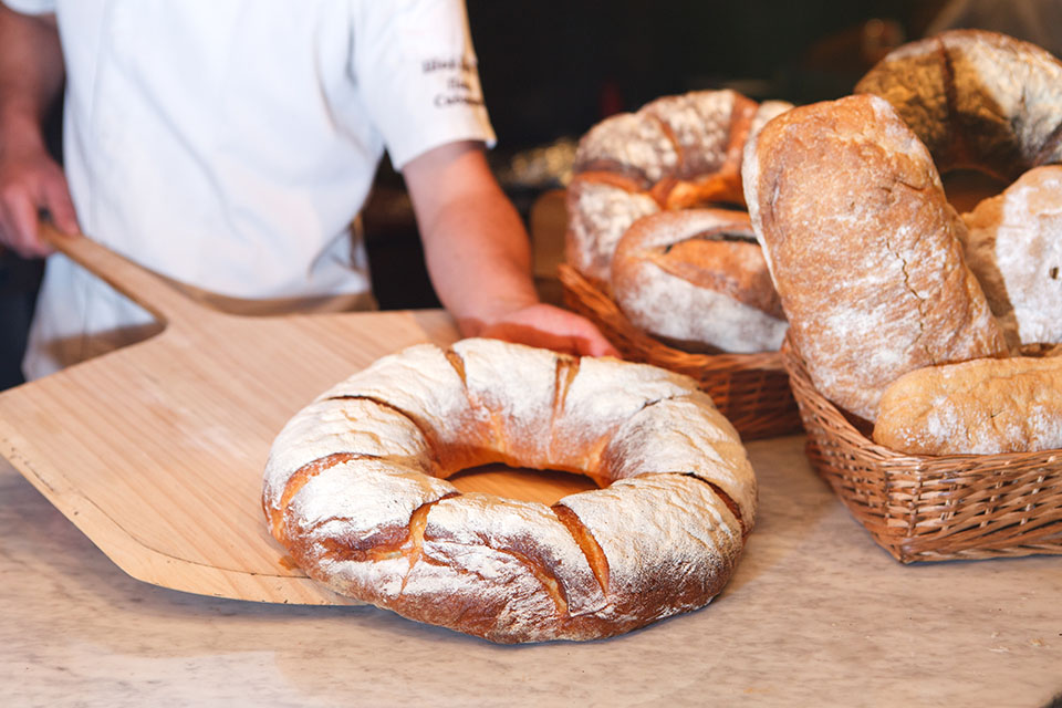 Новое место (Киев): итальянский ресторан-пекарня Spezzo на Святошино Новое место (Киев): итальянский ресторан-пекарня Spezzo на Святошино