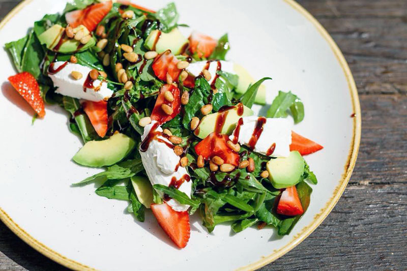 From summer with love: полуничне меню в ресторанах Києва From summer with love: полуничне меню в ресторанах Києва