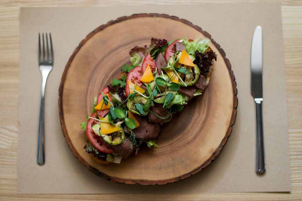 Новое место (Киев): мультиформатное заведение Tartine на Ярославом валу Новое место (Киев): мультиформатное заведение Tartine на Ярославом валу