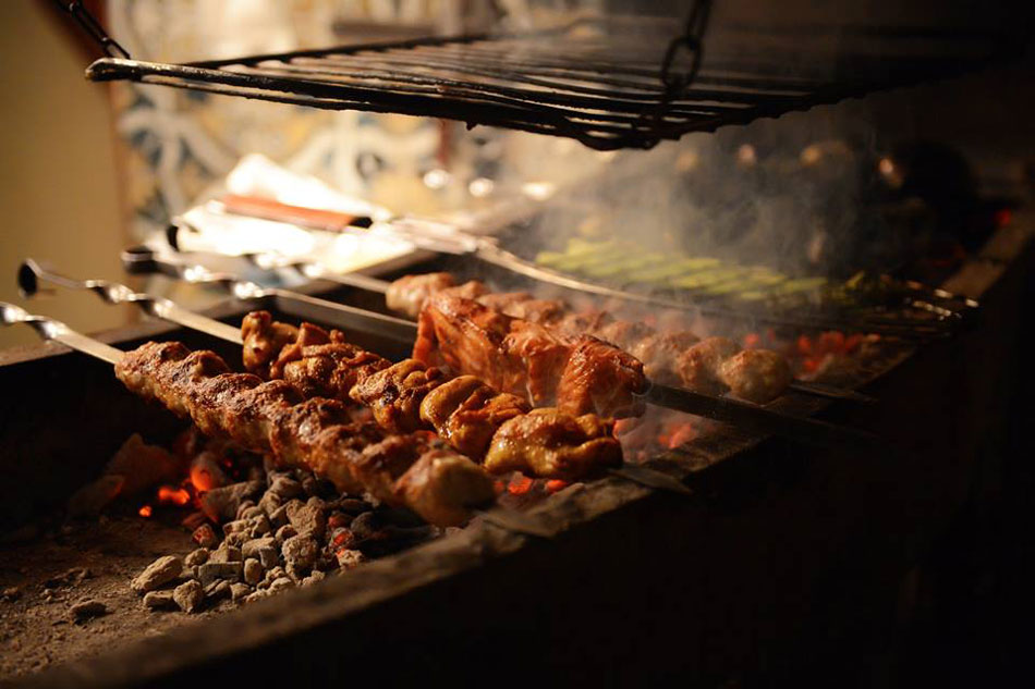 ТОП-10 мест, где можно съесть шашлыки, не выезжая на природу ТОП-10 мест, где можно съесть шашлыки, не выезжая на природу