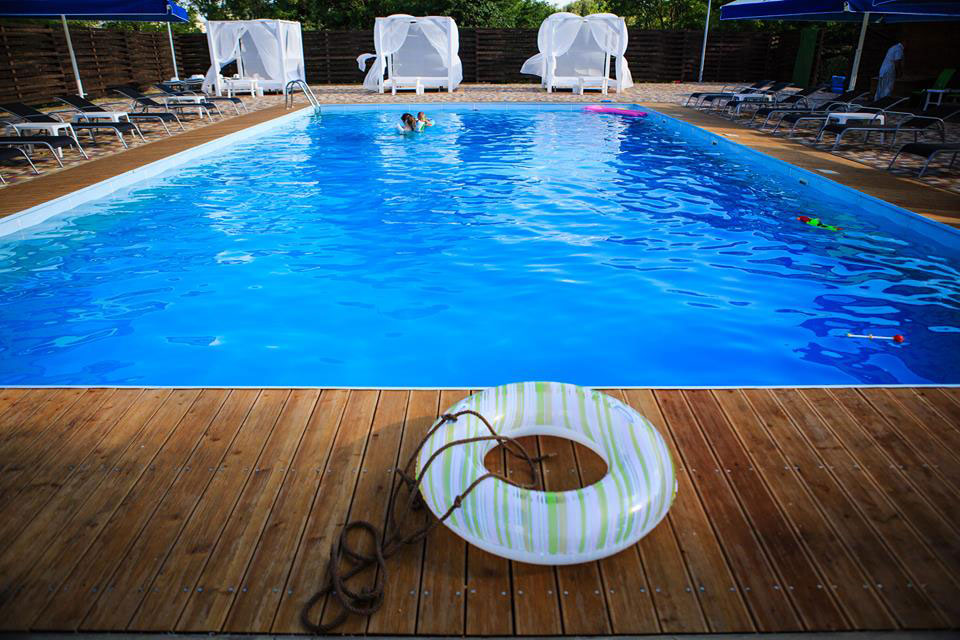 Водно-развлекательные процедуры: рестораны Киева и области с бассейнами Водно-развлекательные процедуры: рестораны Киева и области с бассейнами