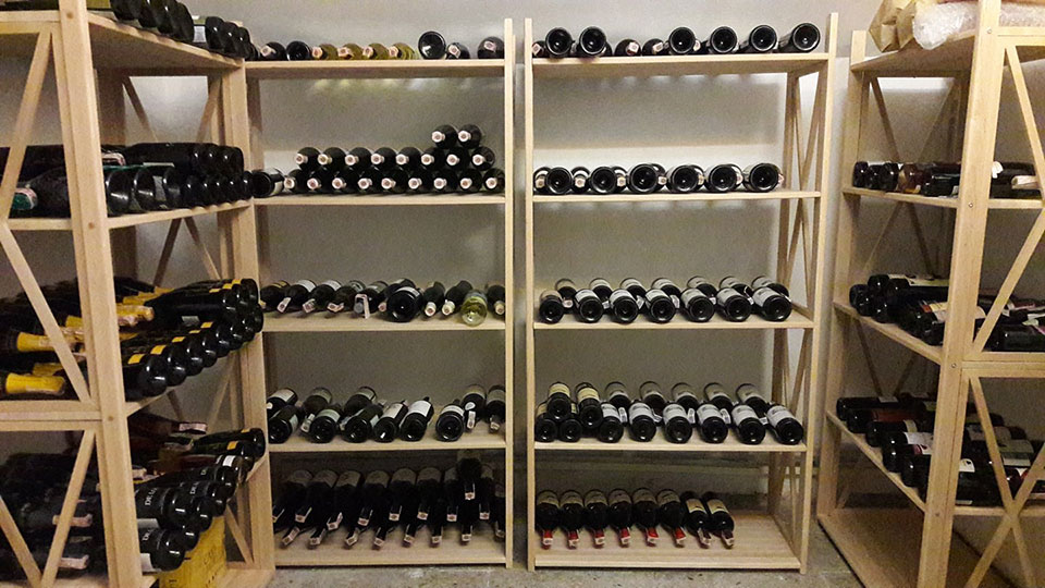 Для винолюбов: Vinostudia — новый винный бар в центре Киева Для винолюбов: Vinostudia — новый винный бар в центре Киева