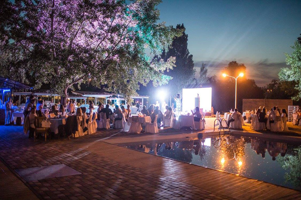 Тишь да гладь: 10 ресторанов Киева и области, которые находятся у воды Тишь да гладь: 10 ресторанов Киева и области, которые находятся у воды