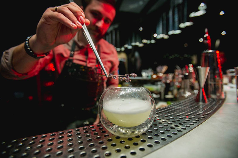 Дванадцять ресторанів Києва з авторськими коктейлями Дванадцять ресторанів Києва з авторськими коктейлями
