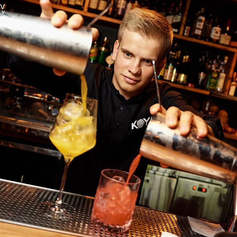 Дванадцять ресторанів Києва з авторськими коктейлями Дванадцять ресторанів Києва з авторськими коктейлями