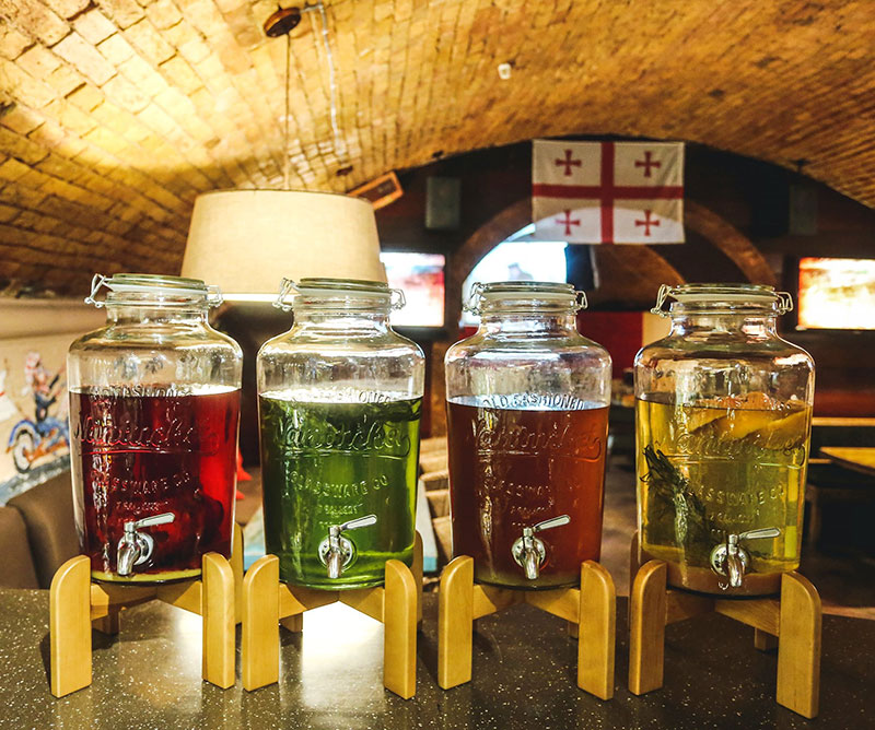 Дванадцять ресторанів Києва з авторськими коктейлями Дванадцять ресторанів Києва з авторськими коктейлями