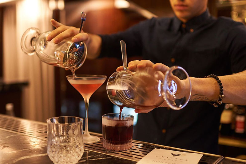 Дванадцять ресторанів Києва з авторськими коктейлями Дванадцять ресторанів Києва з авторськими коктейлями