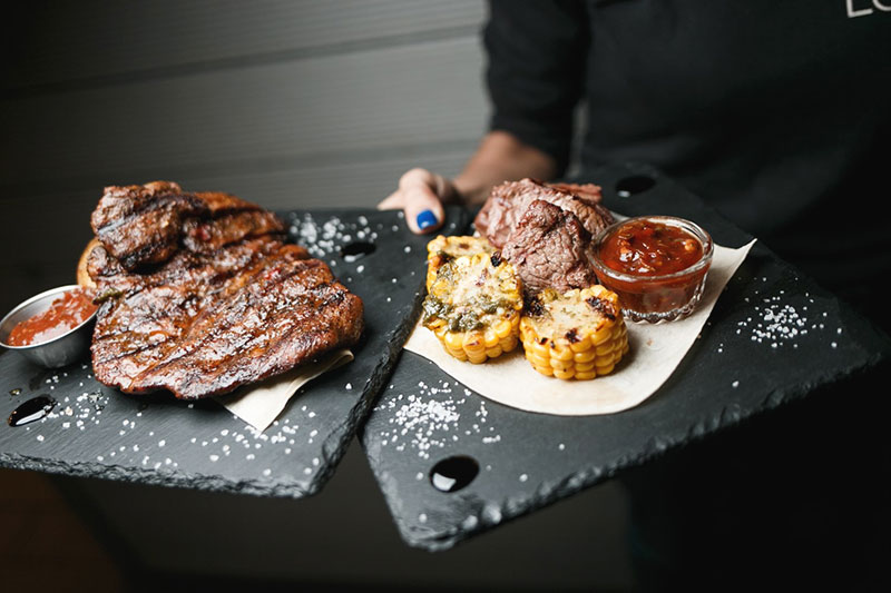 С огоньком: гриль, мангал и барбекю в ресторанах Киева С огоньком: гриль, мангал и барбекю в ресторанах Киева