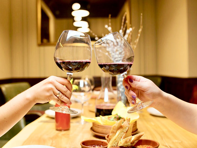 Де святкувати Жіночий день? Заклади Києва з особливою програмою Де святкувати Жіночий день? Заклади Києва з особливою програмою