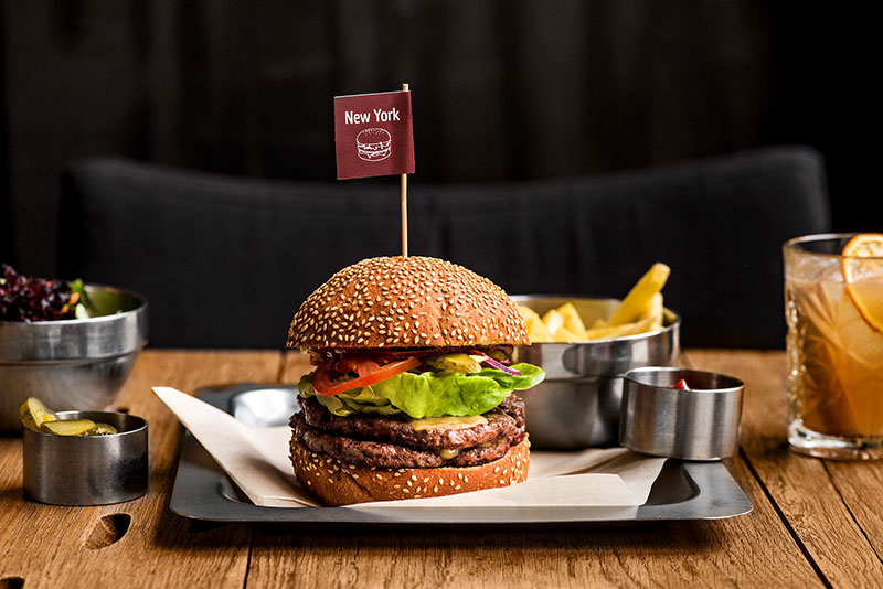 Pets friendly заклади: куди піти з чотириногим другом в Києві Pets friendly заклади: куди піти з чотириногим другом в Києві