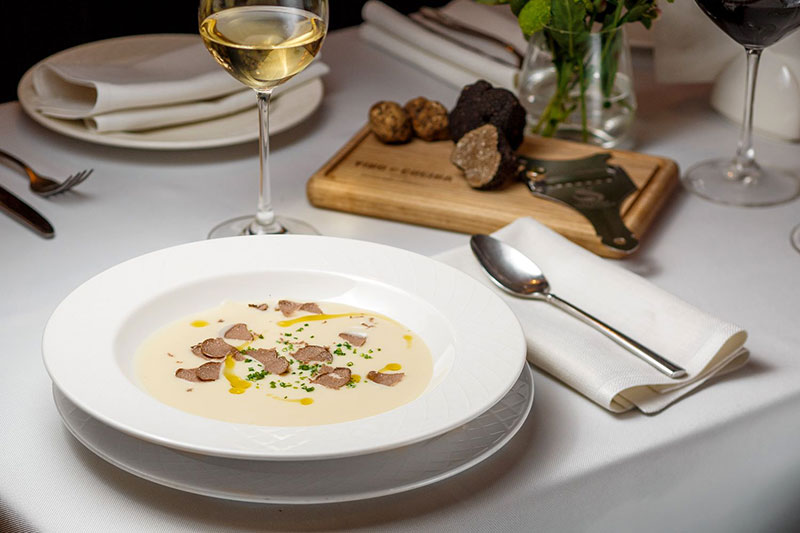 Поїсти гарячого: де в Києві шукати зігріваючі супи Поїсти гарячого: де в Києві шукати зігріваючі супи