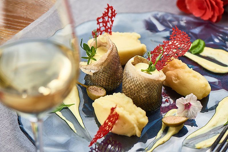 Ресторани біля води: 7 закладів, де можна відшукати літню прохолоду Ресторани біля води: 7 закладів, де можна відшукати літню прохолоду