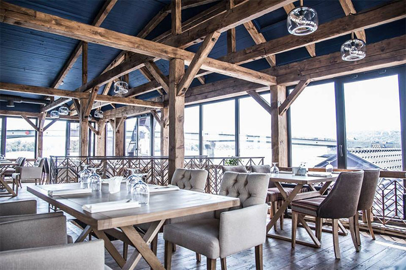 Ресторани біля води: 7 закладів, де можна відшукати літню прохолоду Ресторани біля води: 7 закладів, де можна відшукати літню прохолоду