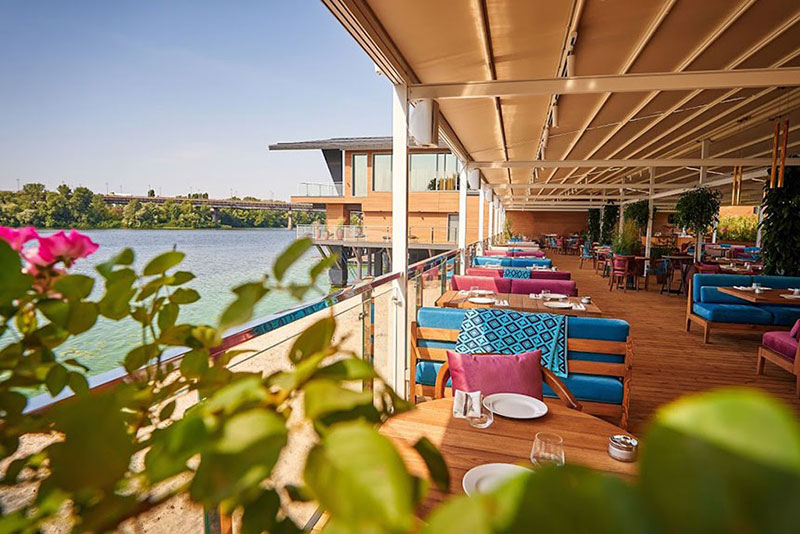 На великій воді: ресторани Києва, які знаходяться біля води На великій воді: ресторани Києва, які знаходяться біля води