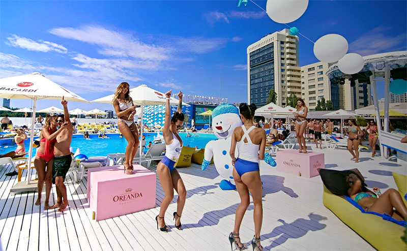 На висоті: огляд київських руфтопів На висоті: огляд київських руфтопів