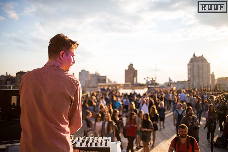 На висоті: огляд київських руфтопів На висоті: огляд київських руфтопів