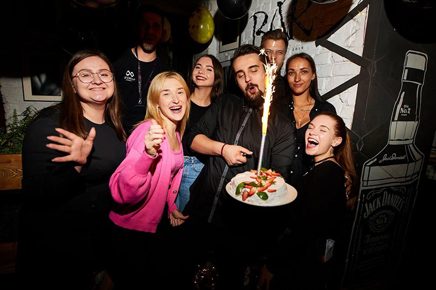 Мій найкращий день: ресторани Києва, де є спеціальні пропозиції до Дня народження Мій найкращий день: ресторани Києва, де є спеціальні пропозиції до Дня народження