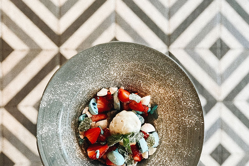 С любовью к лету: клубничное меню в ресторанах Киева