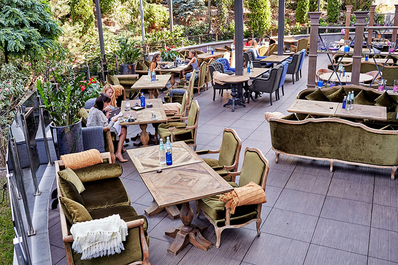 Гармонія смаку: огляд літніх терас ресторанів Києва (частина 1) Гармонія смаку: огляд літніх терас ресторанів Києва (частина 1)