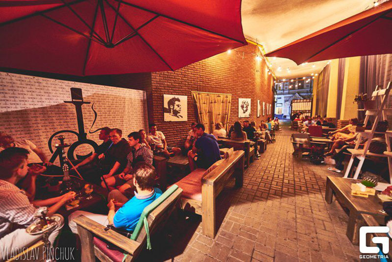 Гармонія смаку: огляд літніх терас ресторанів Києва (частина 1) Гармонія смаку: огляд літніх терас ресторанів Києва (частина 1)