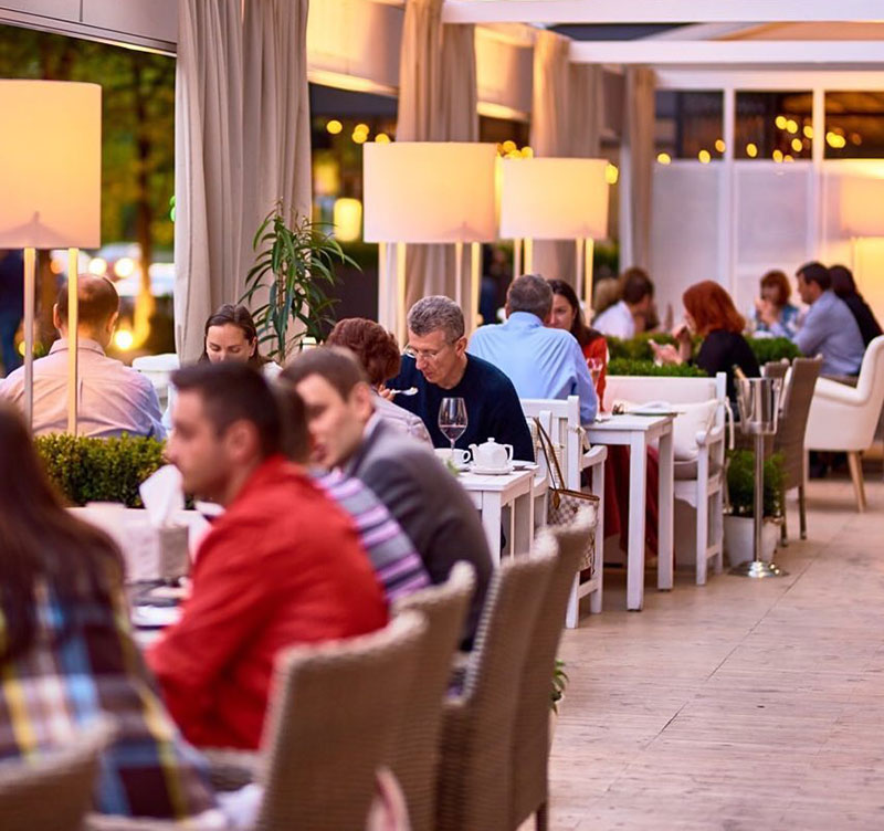 Свіже повітря і їжа: літні тераси в ресторанах Києва (ч.2) Свіже повітря і їжа: літні тераси в ресторанах Києва (ч.2)